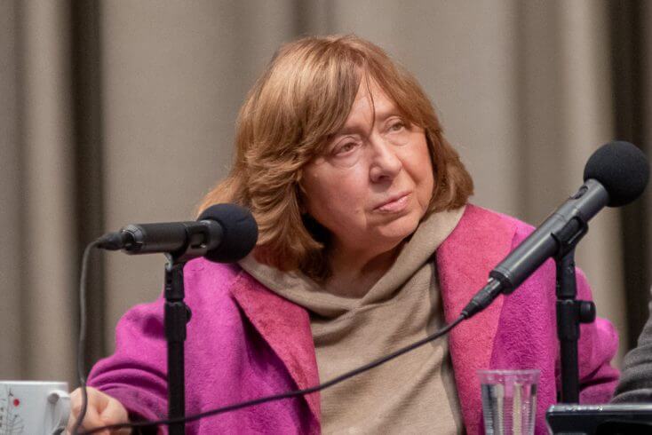 Алексиевич: Из наших умов не уходят мысли о третьей мировой войне