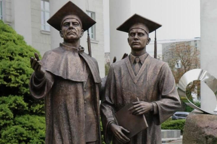 Ученые могли бы поднять свой статус "на высочайший уровень", как силовики в 2020 году, считает Лукашенко