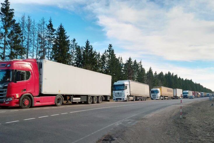 Вильнюс договаривается с Минском о возвращении застрявших в Беларуси литовских фур — премьер Литвы