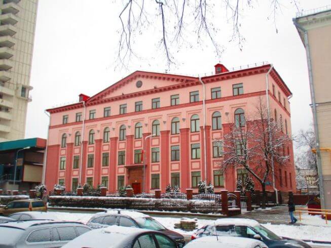 Прокуратура снова обнаружила в Минске небезопасные детские площадки