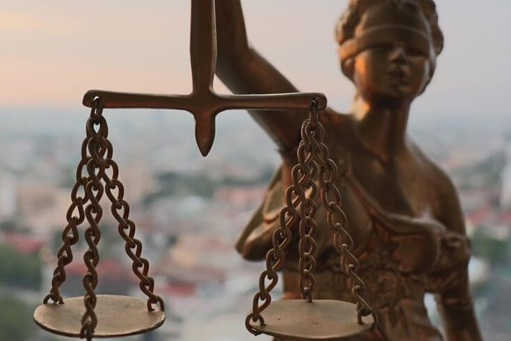 "Какие-то мифические права человека". Чем оправдывает пропаганда бесправие белорусов