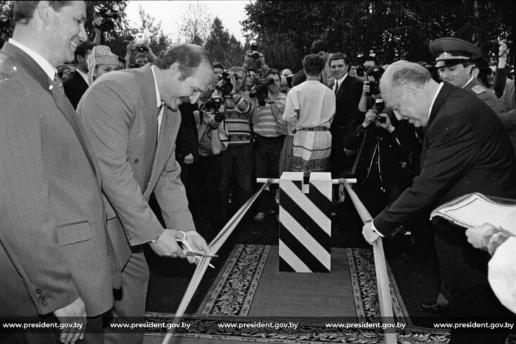 30 лет назад снесли шлагбаум под Редьками. Лукашенко открывал границу с РФ, а открыл ящик Пандоры