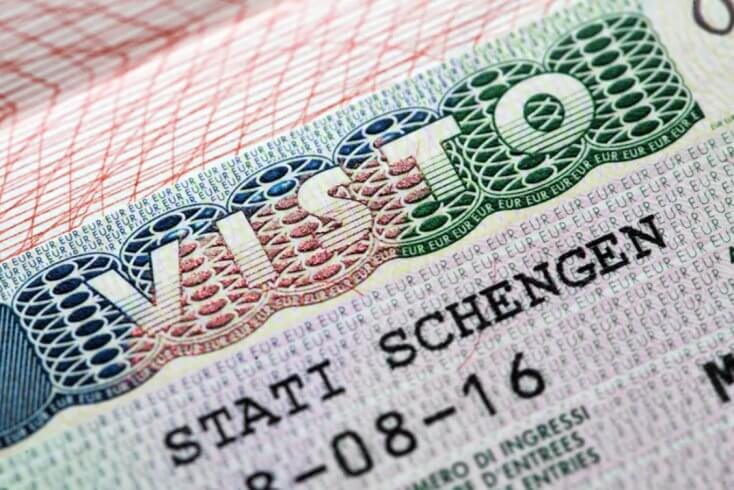 В 2025 году в Беларуси выдано в 4,2 раза меньше шенгенских виз, чем в 2019-м (подробно)
