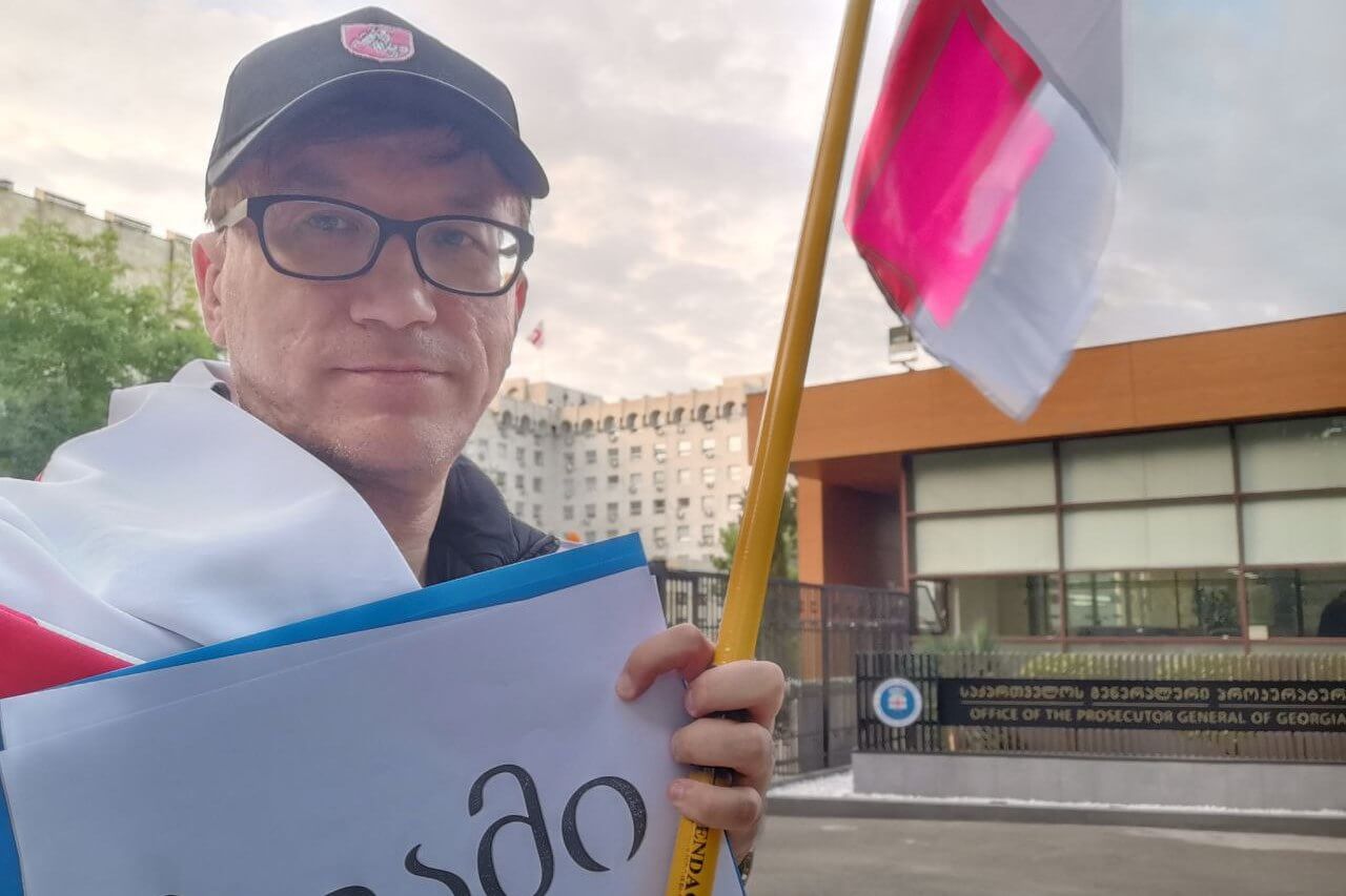 Грузинская полиция впервые препятствовала белорусскому правозащитнику Кисляку проводить пикет