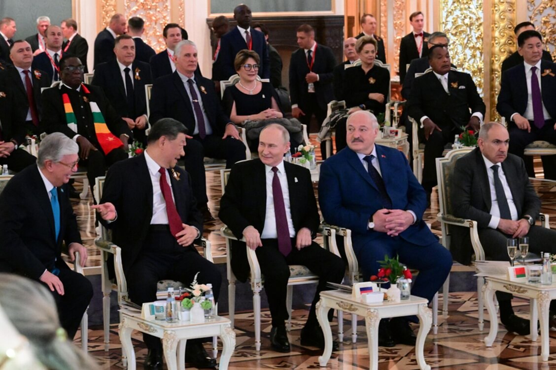 Лукашенко поздравил с 80-летием победы в ВОВ руководство девяти стран бывшего СССР, Словакии, 