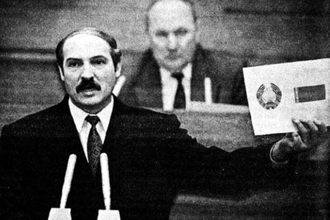 Так зарождалась диктатура. 30 лет назад Лукашенко брутально продавил свой первый референдум