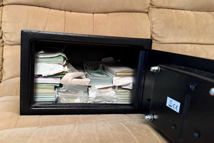 Госинспекция труда сможет требовать устранения нарушений по выплате не только зарплаты, но и вознаграждений