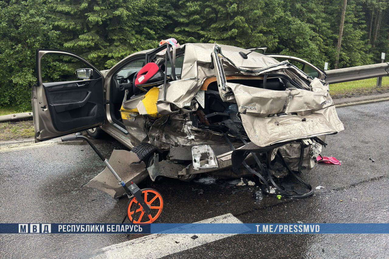В результате аварии в Минском районе погибло четыре человека, в том числе двое несовершеннолетних (обновлено)