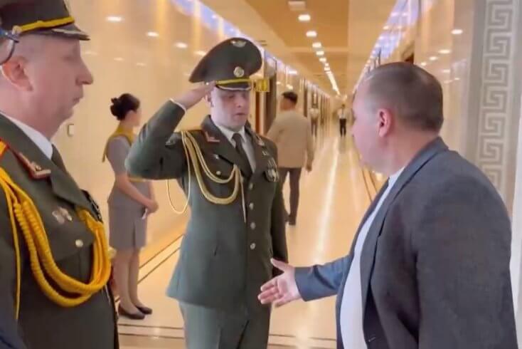 Хрэнін прыбыў у Кітай, дзе 26 чэрвеня пройдзе нарада міністраў абароны краін ШАС