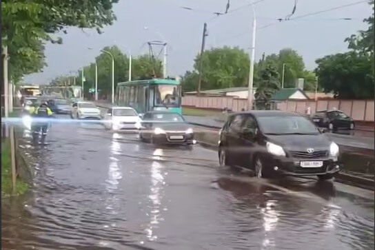 Heavy rain disrupts public transit in Minsk