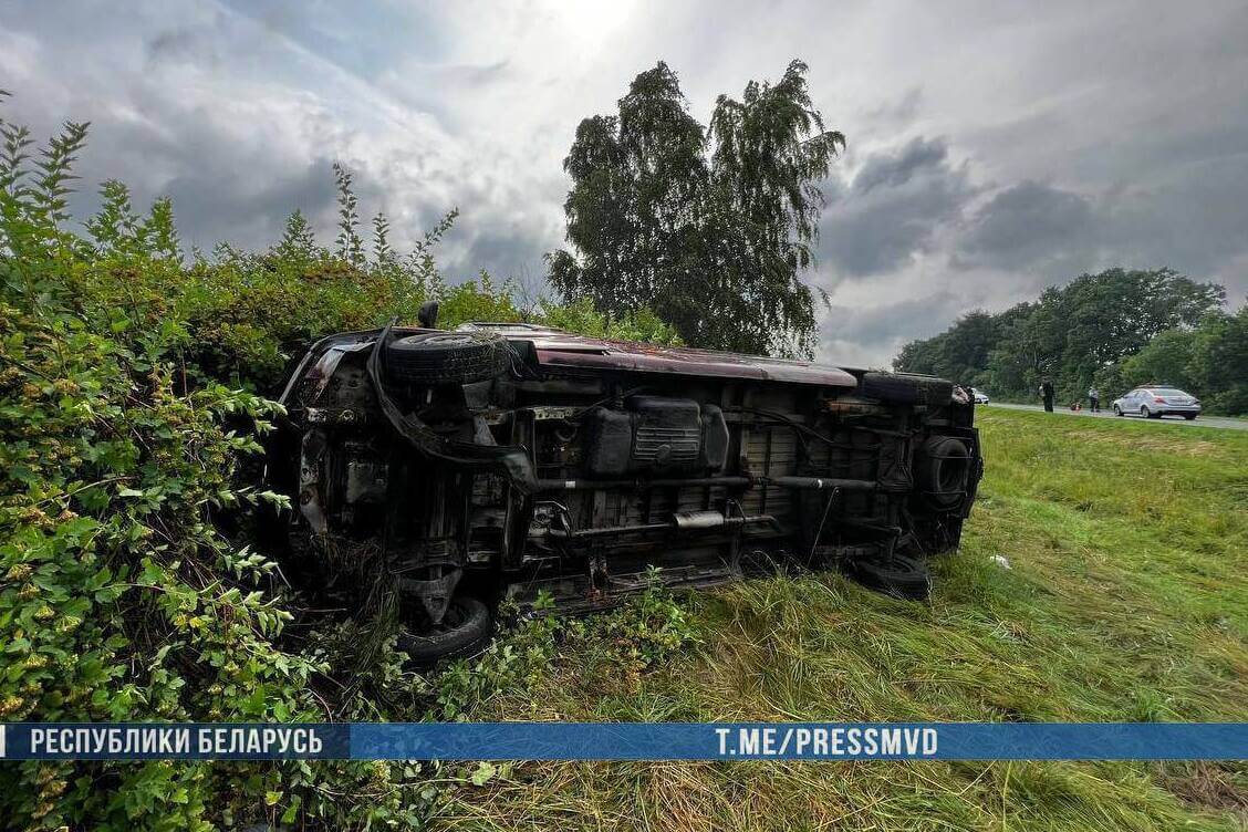 У Іванаўскім раёне перакулілася маршрутка, у ДТЗ пацярпела сем чалавек
