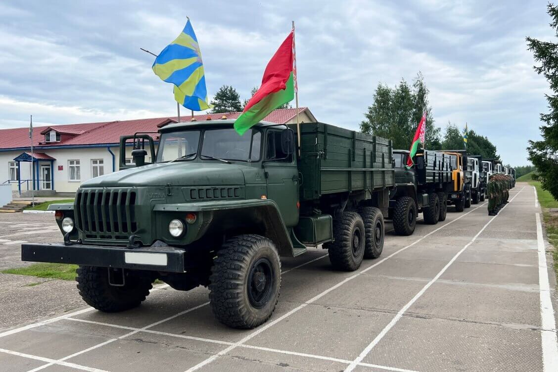 Мінабароны накіравала на ўборку ўраджаю вайскоўцаў ВПС і СПА, а таксама “дзясяткі адзінак ваеннай тэхнікі”