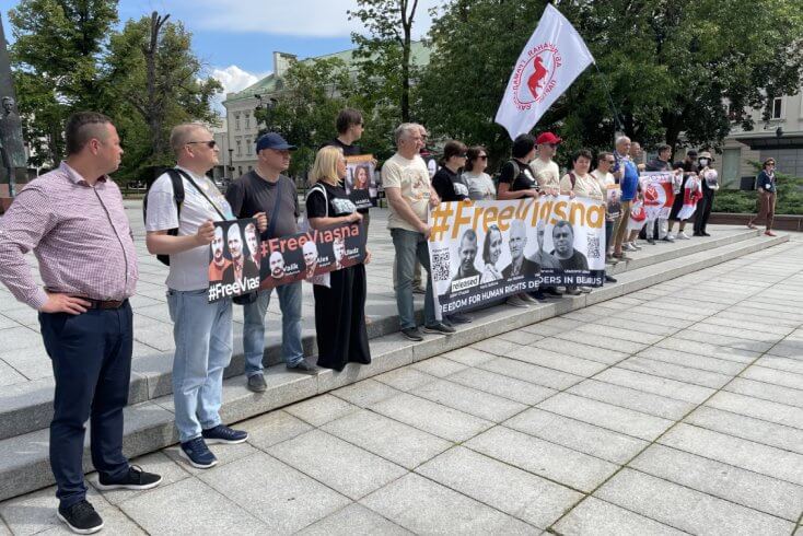 Рэжым Лукашэнкі ўзяў членаў цэнтра "Вясна" ў закладнікі, але ў яго не атрымалася спыніць праваабаронцаў — Сапелка