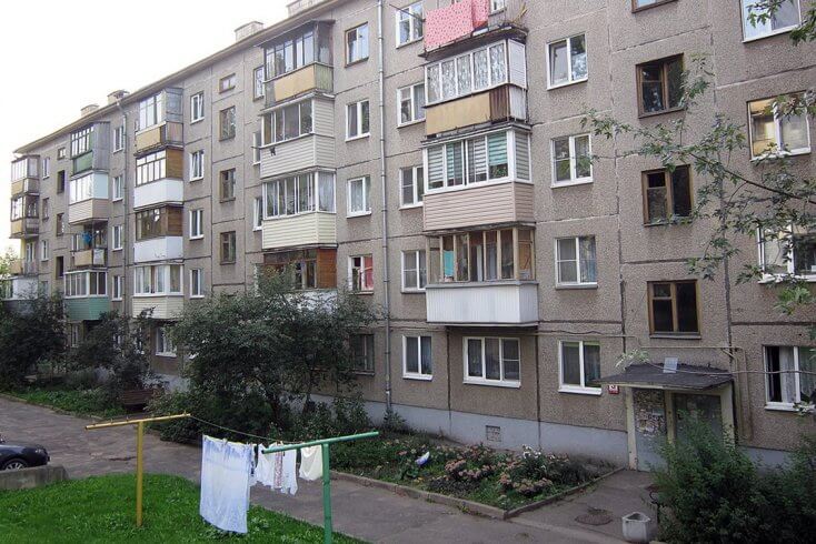 Хрущевки замедленного действия. Власти толком не знают, что делать с ветшающим советским жилфондом