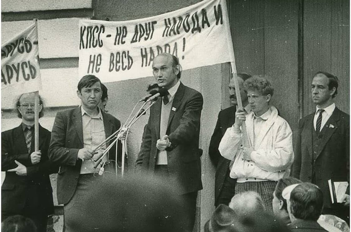 Лукашенко вновь похвалил Пазьняка за антисанкционную позицию