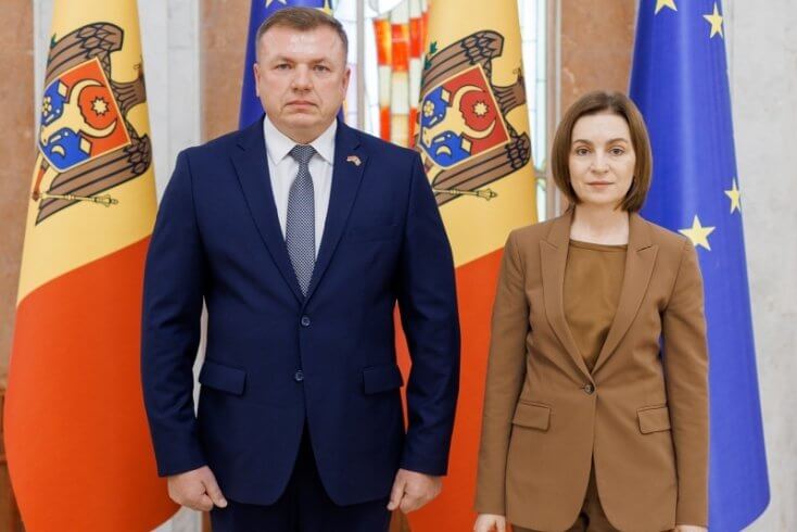 Латушко выразил разочарование, что президент Молдовы приняла верительные грамоты у нового белорусского посла