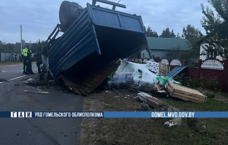 В ДТП под Гомелем погиб водитель грузовика, он не был пристегнут ремнем безопасности