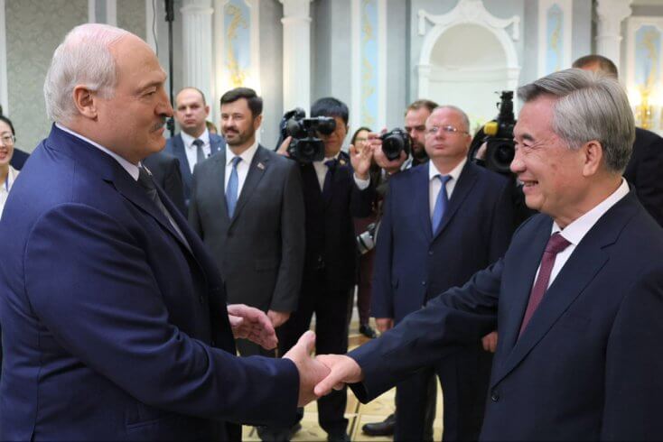На встрече с представителем КНР Лукашенко назвал закрытие Польшей границы с Беларусью недружественным шагом против Китая
