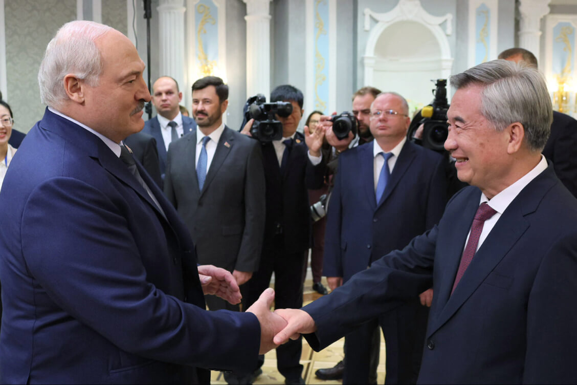 На встрече с представителем КНР Лукашенко назвал закрытие Польшей границы с Беларусью недружественным шагом против Китая