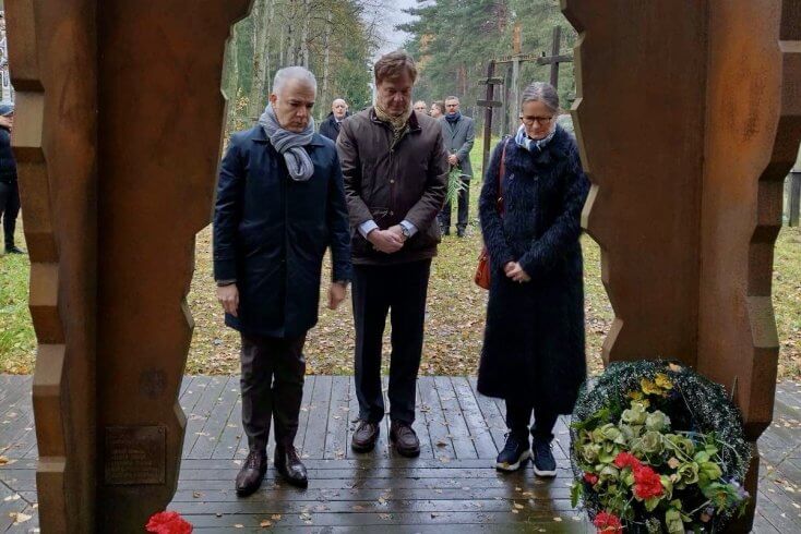 EU, UK diplomats visit Kurapaty massacre site on Night of Executed Poets