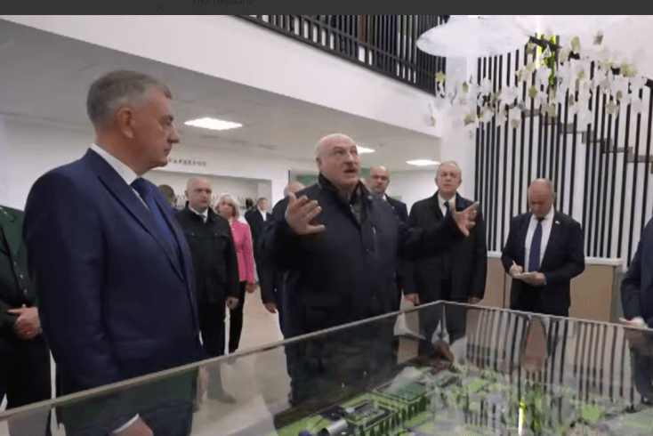 Лукашенко: Литовцы сами с территории Беларуси перебрасывали сигареты на метеозондах