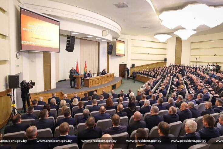 Сітуацыя ў Віцебскай вобласці сумная, за чатыры гады рэгіён карыстаўся дзяржпадтрымкай 1.285 разоў — Лукашэнка