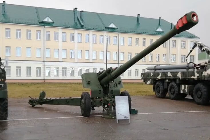 Перераспределены средства на военные городки — увеличены расходы на казармы и объекты для подготовки