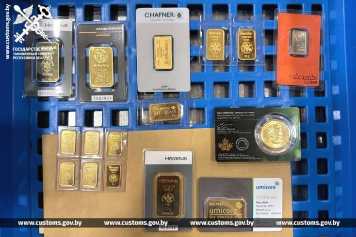 Прибывшая в Минск гражданка ФРГ не задекларировала 15 слитков золота, начат административный процесс