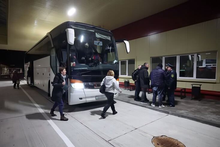 Поехали! После открытия переходов народ рванул в Польшу, в чатах куча вопросов, КГБ шерстит мобилы