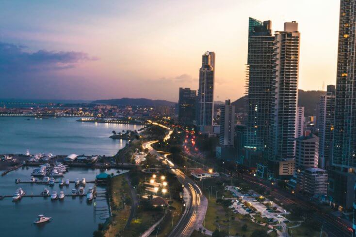 Лукашэнка жадае "актывізаваць сувязі" з Панамай