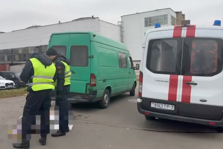 В центре Минска пенсионерка погибла под колесами микроавтобуса, открыто уголовное дело