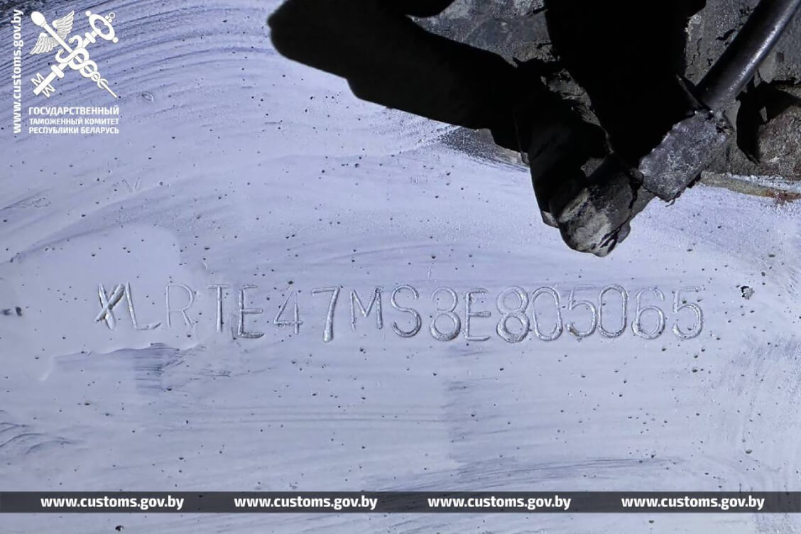 СК распачаў крымінальную справу ў дачыненні да замежнага перавозчыка за падробку VIN-нумара грузавіка