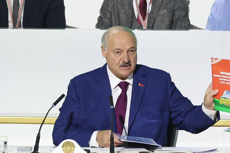 Лукашенко немногословно отреагировал на жалобу главы провластных профсоюзов о "катастрофической нехватке" экскурсоводов