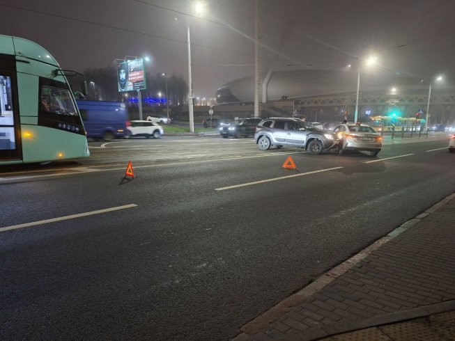 Праз аварыю на рэйках амаль на гадзіну быў парушаны трамвайны рух каля стадыёна "Дынама" ў Мінску