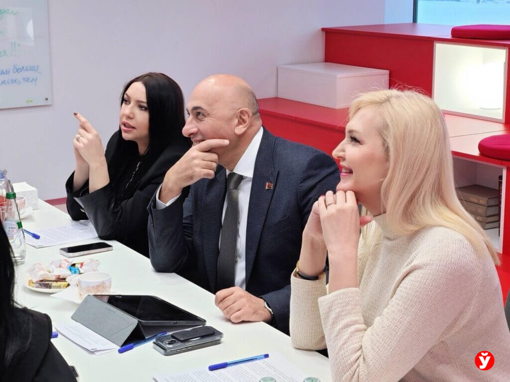 Министр информации ждет от блогеров 