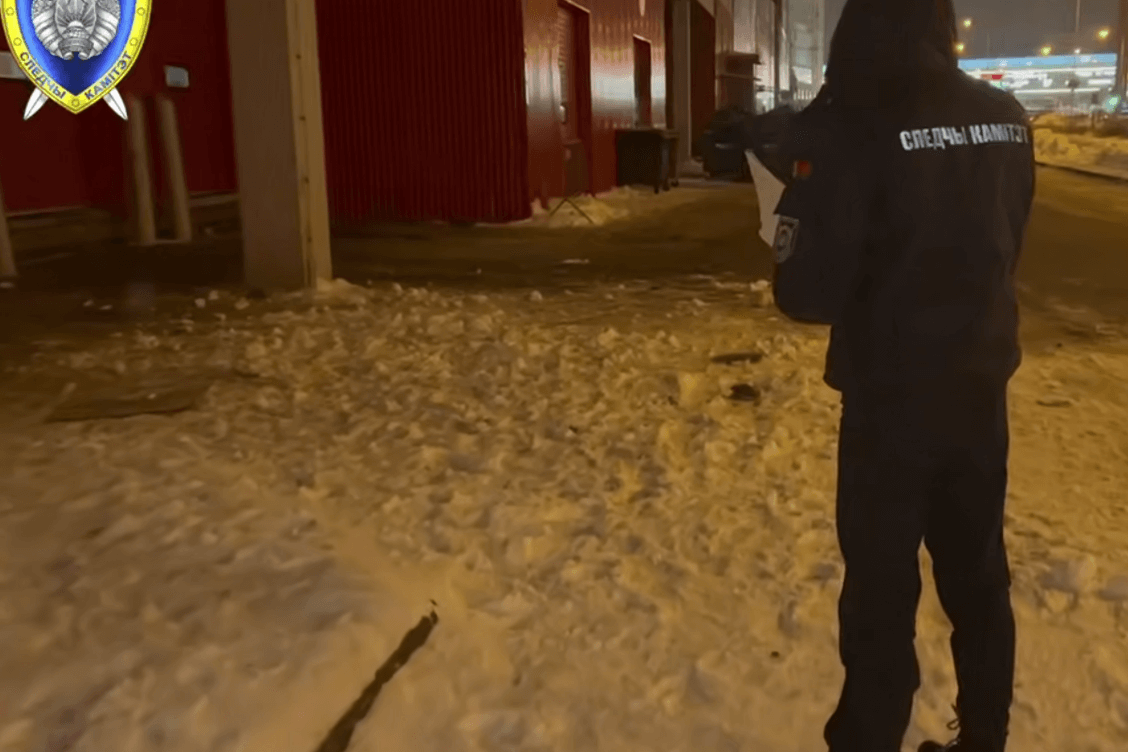 17-гадовая дзяўчына траўмаваная ў Мінску глыбай снегу, якая ўпала з даху, узбуджана крымінальная справа