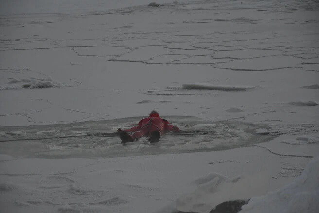 МЧС РФ приостановило поиски пропавшей в Мурманской области белорусской туристки