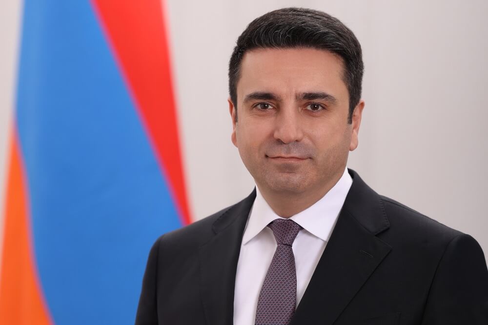 Спикер армянского парламента: Ни один человек по политическим соображениям не будет ни задержан, ни выслан в какую-либо другую, третью страну