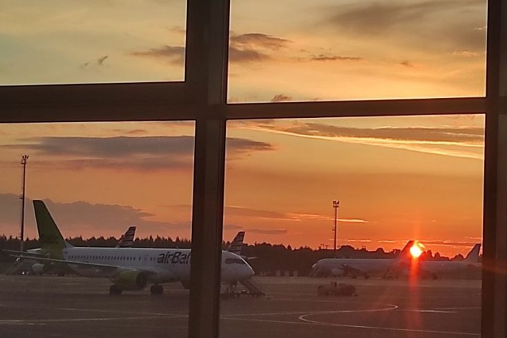 Вильнюсский аэропорт был закрыт на час из-за шаров из Беларуси