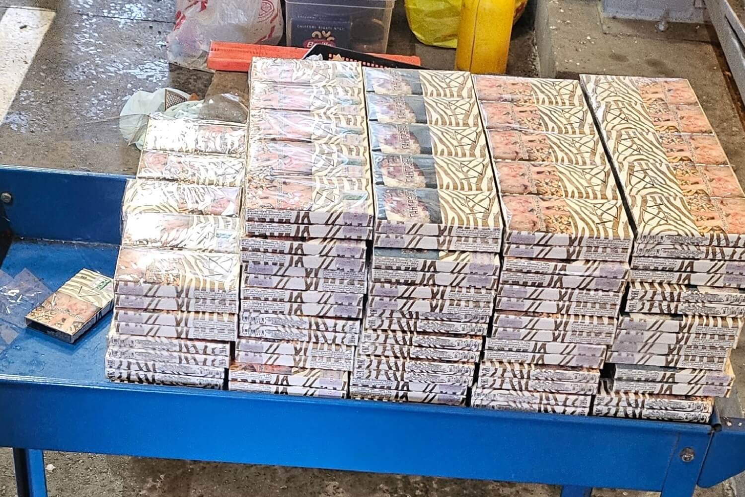 Літоўская мытня канфіскавала ў беларуса фуру, у якой ён перавозіў цыгарэты — кантрабанда была схаваная ў матрацы