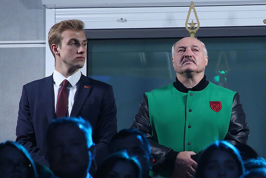 Тихановская сомневается, что Николай Лукашенко примет власть от отца, так как он "не очень вовлечен в политику"