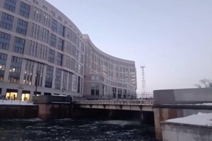 Гибель сапбордиста в Минске — мужчина упал в воду, ударившись головой о мост