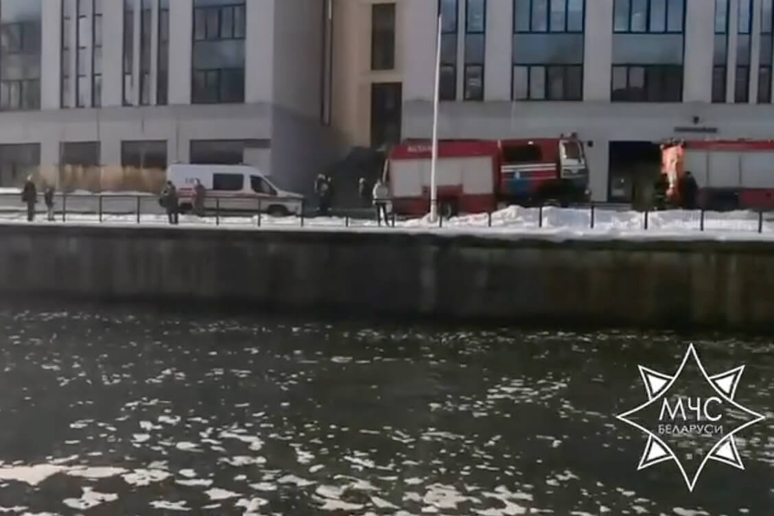 У апошні дзень зімы ў мінскай Свіслачы патануў сапбардыст