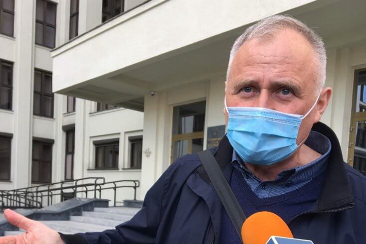 У Статкевича нет ни медицинских документов, ни даже паспорта — жена политика