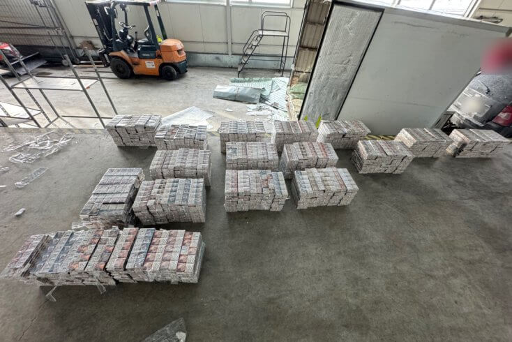 Белорус пытался провезти в Литву контрабандные сигареты в прицепе легкового автомобиля