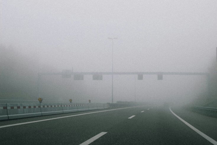 Из-за тумана по всей Беларуси повышен уровень опасности