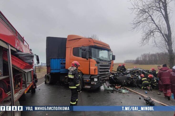 У Мінскім раёне ў лабавым сутыкненні з грузавіком загінуў 65-гадовы кіроўца “Пежо”