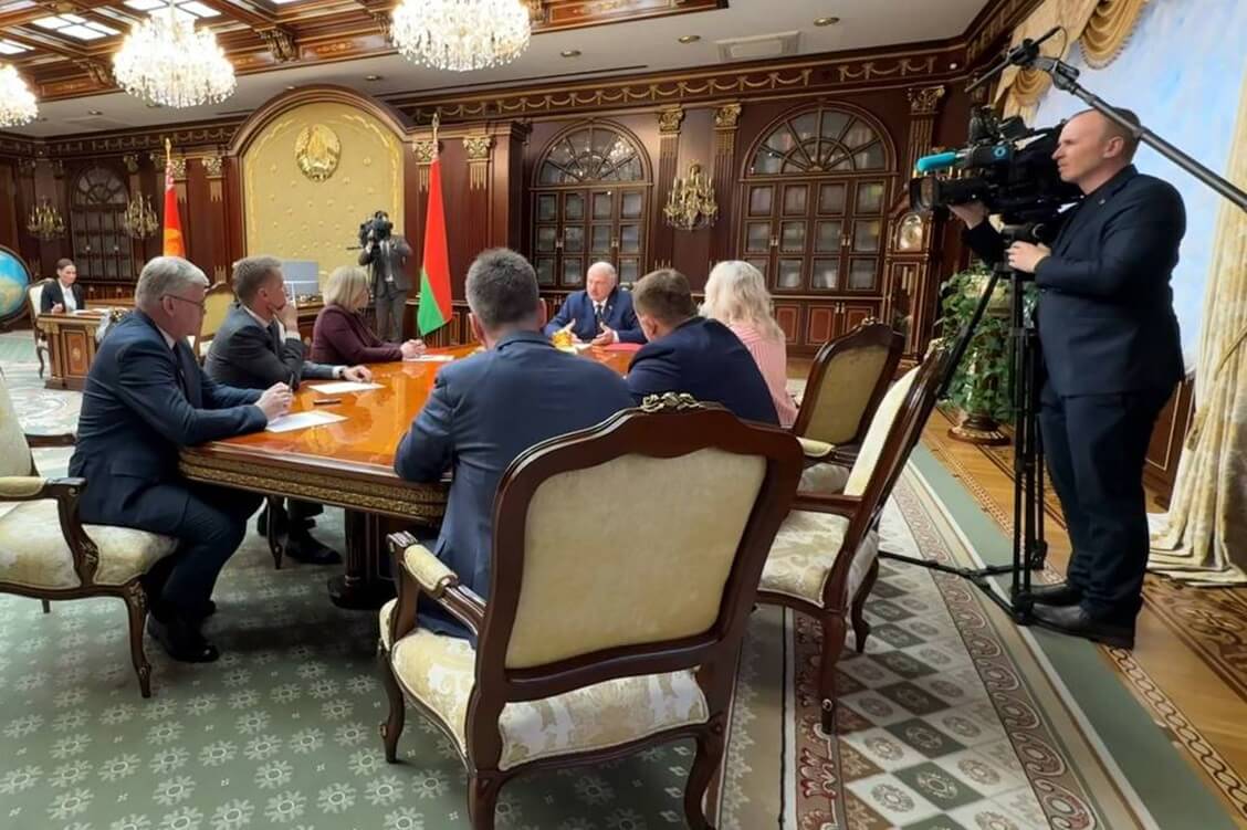 Лукашенко анонсировал возврат литовских фур с 23 марта