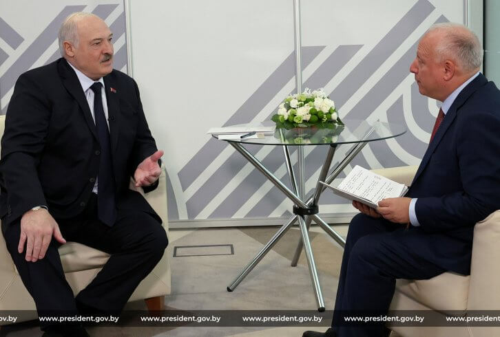 "Экстремистским" в Беларуси признан сайт "Би-би-си", Лукашенко несколько раз давал интервью его журналисту Розенбергу