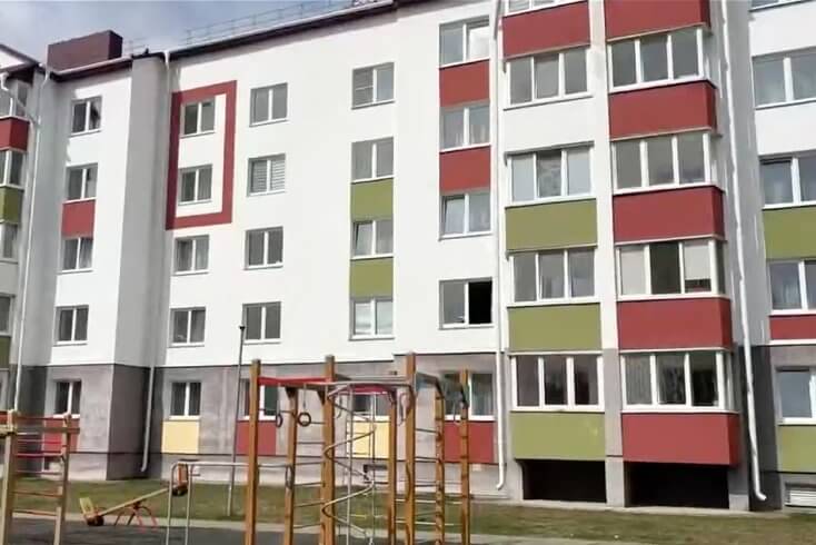 В Червене маленький ребенок попал в реанимацию после падения со второго этажа